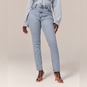 Abercrombie Curve Love Ultra High Rise 90s Slim Straight Jean - Size: 27L
